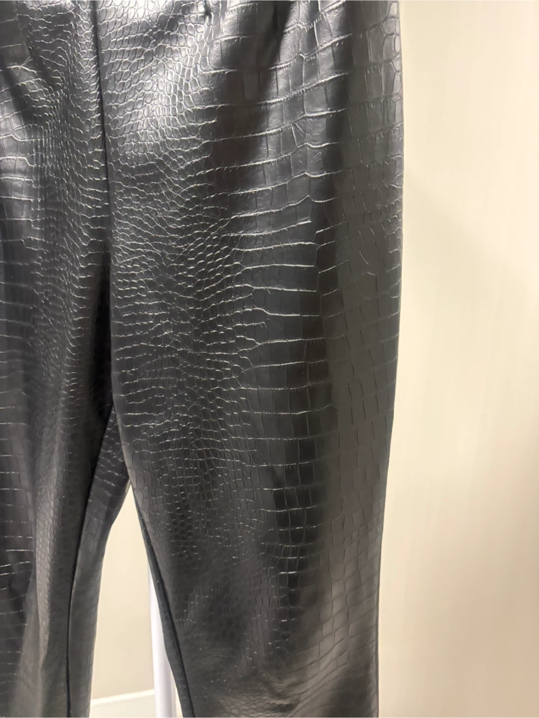 Pantalons noirs imitation croco Suzy - photo 3