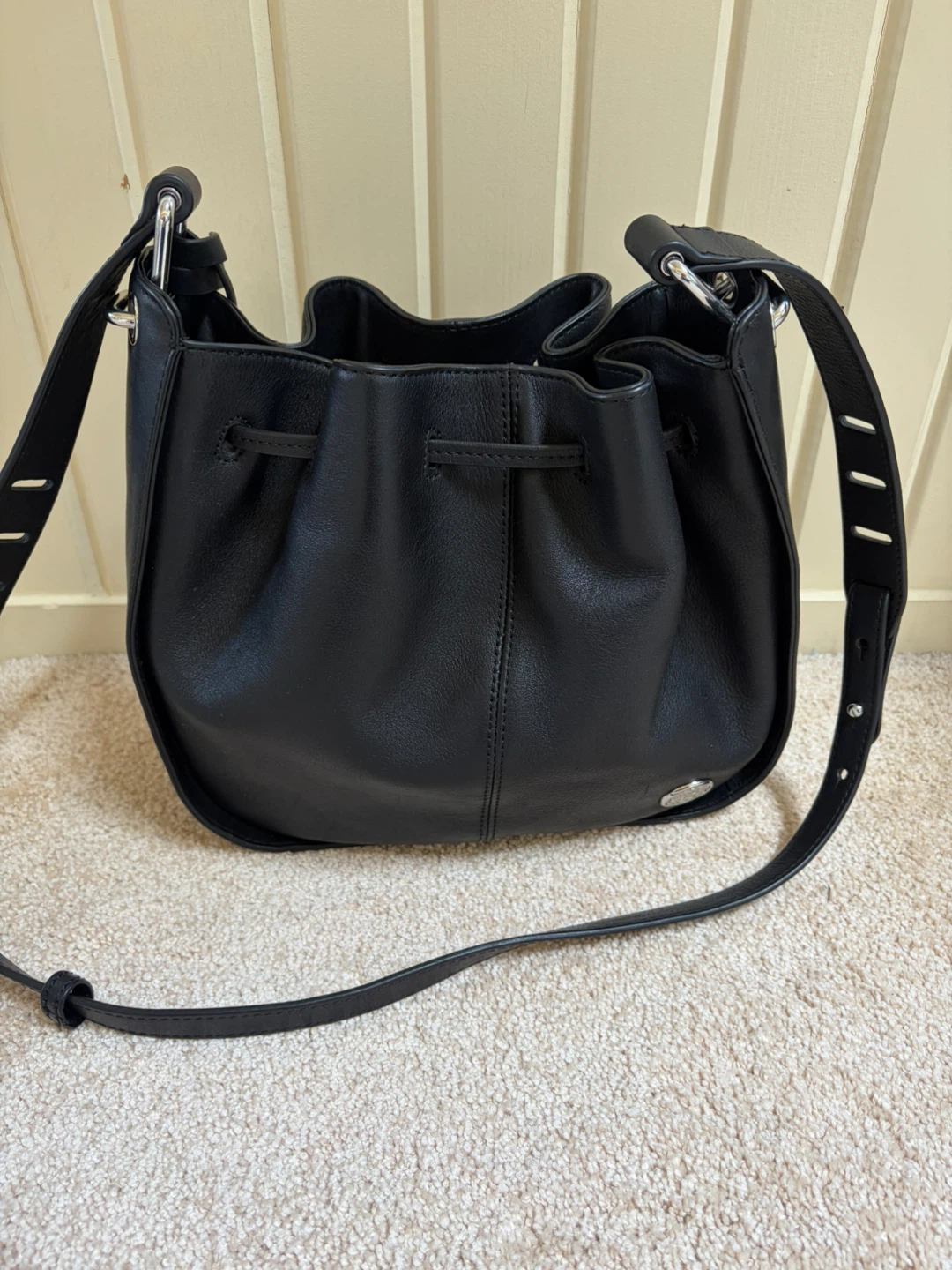 Vince Camuto genuine leather bucket bag. - photo 5