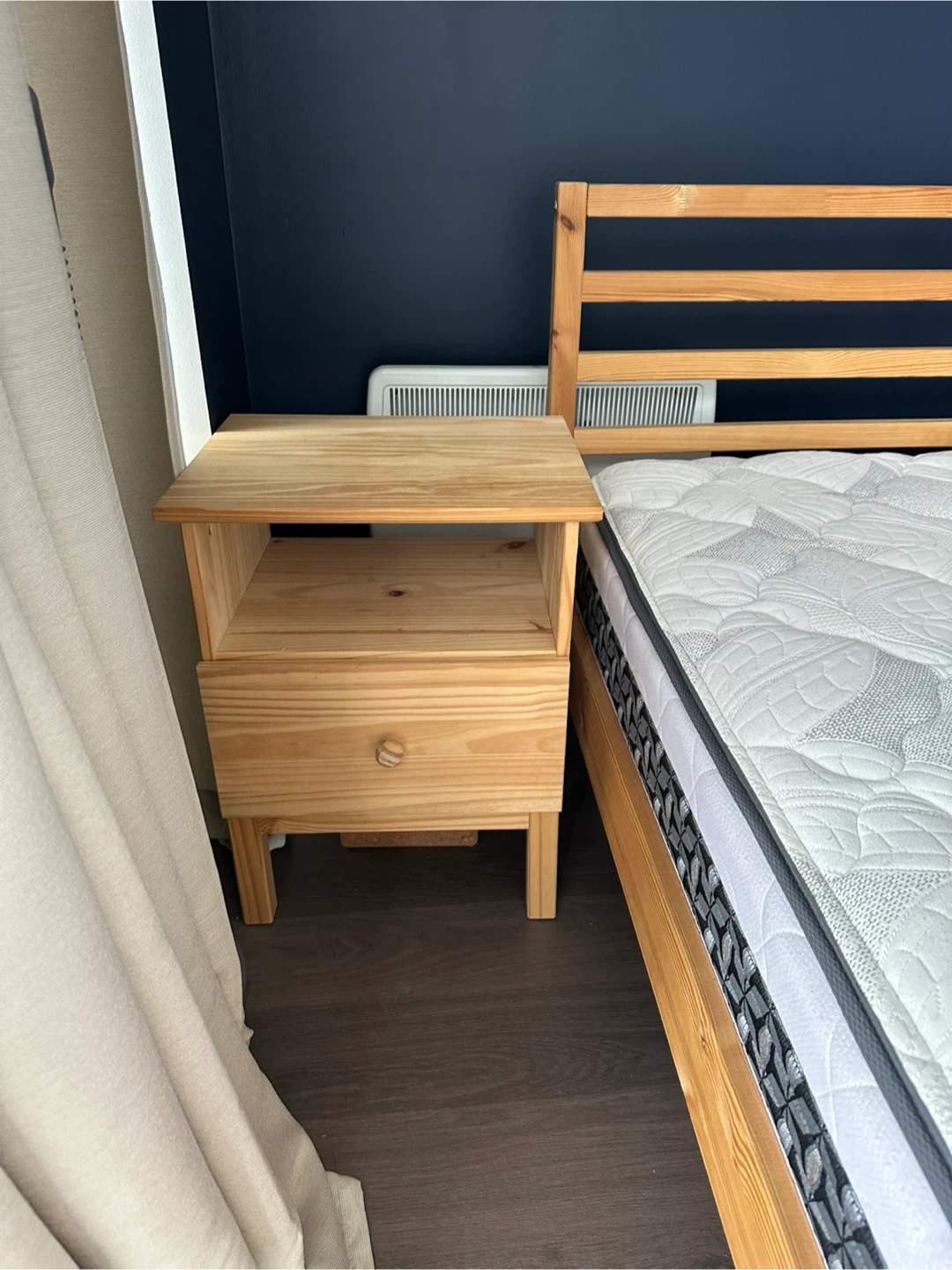 Like new Queen IKEA bed frame +Nightstand +Free delivery - photo 5