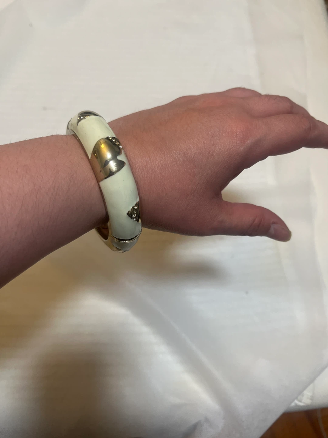 Cream and Gold Tone Hinged Bangle Bracelet