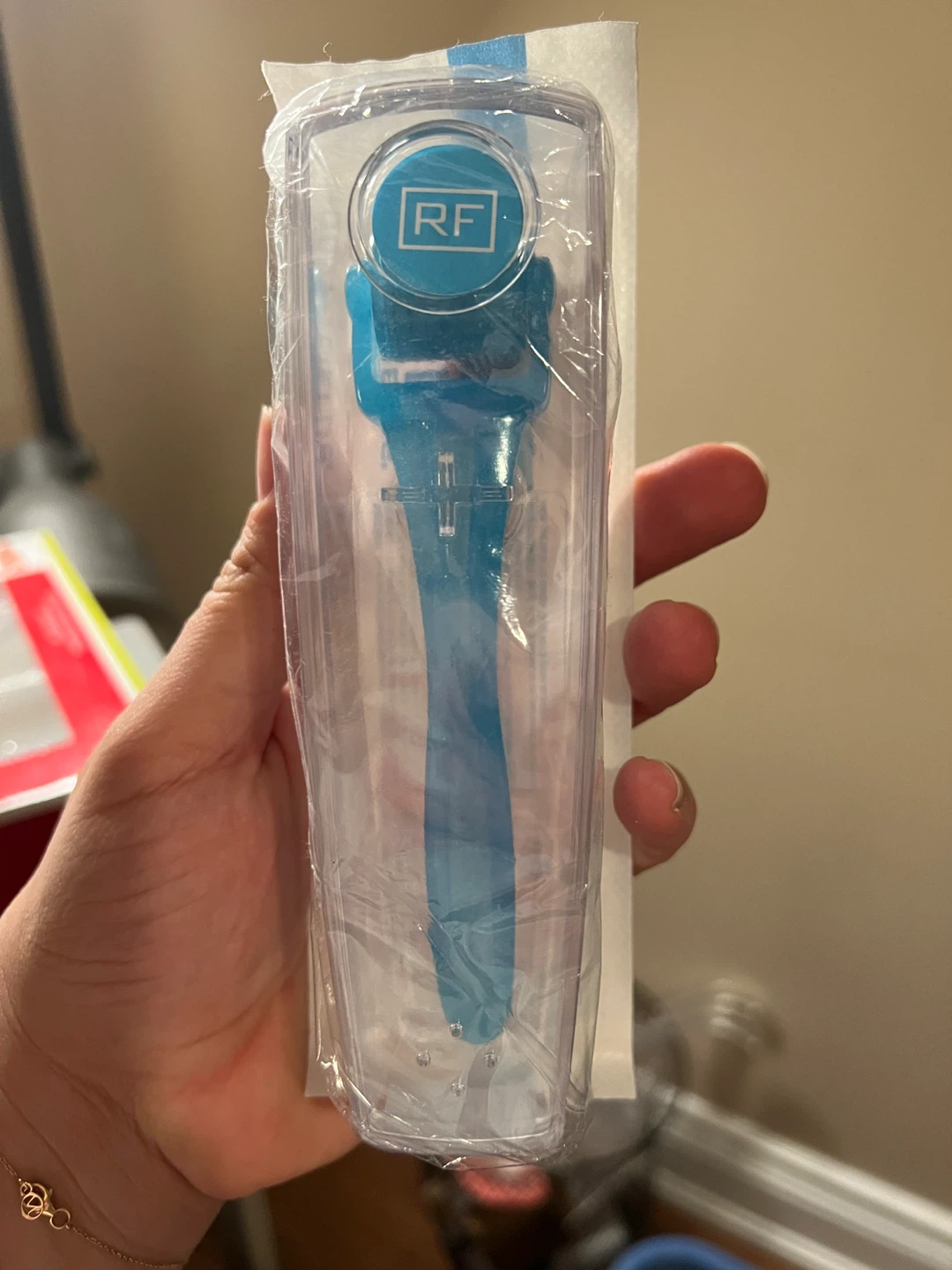 Rodan + Fields REDEFINE AMP MD Micro-Exfoliating Roller - photo 3
