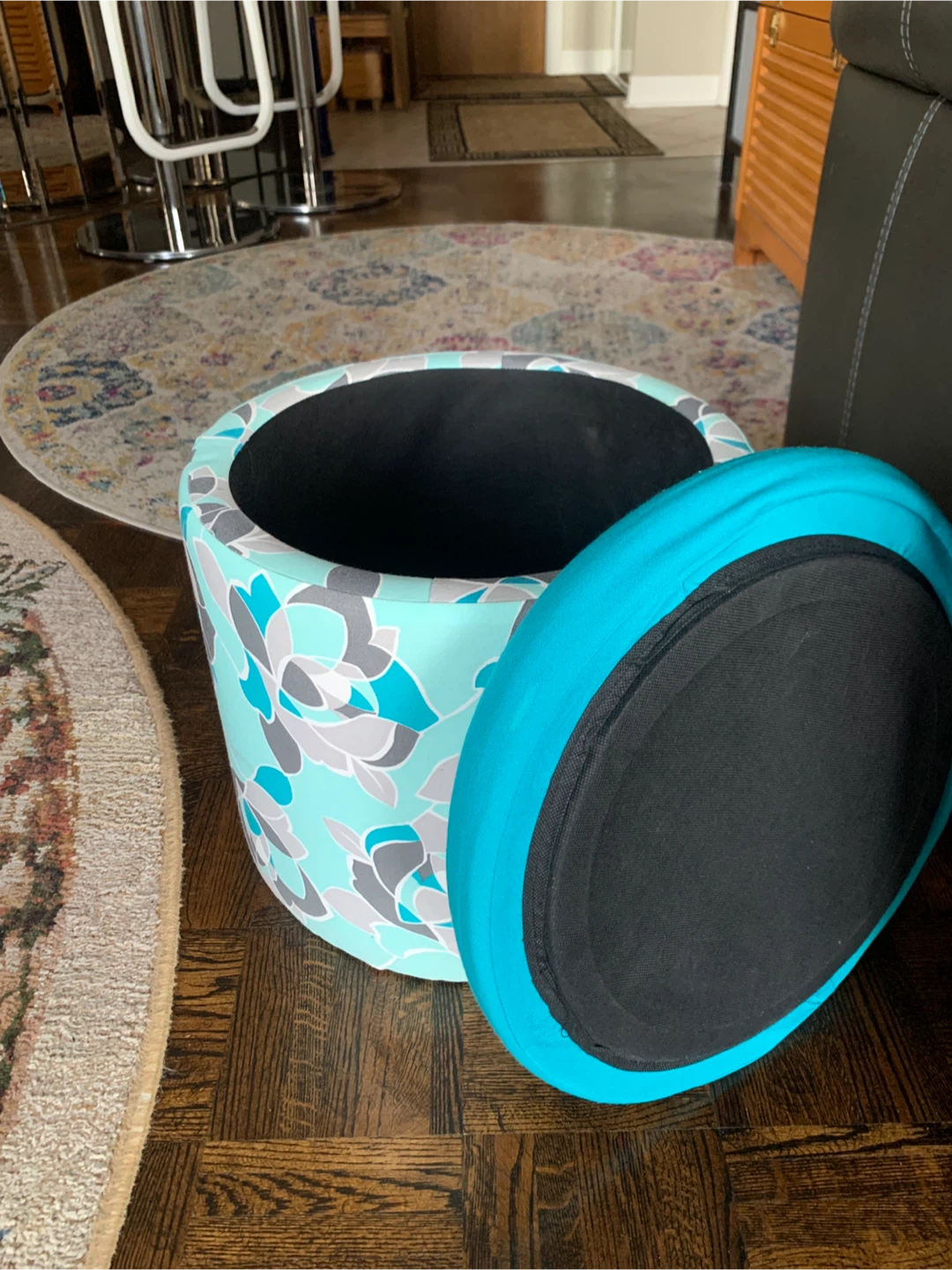 Floral Storage Ottoman with Blue Lid