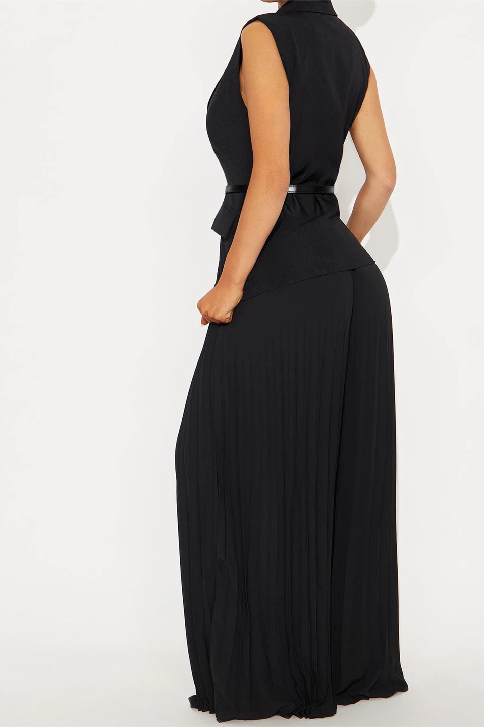 Women's Black Sleeveless Blazer and Pleated Pants Set - photo 3