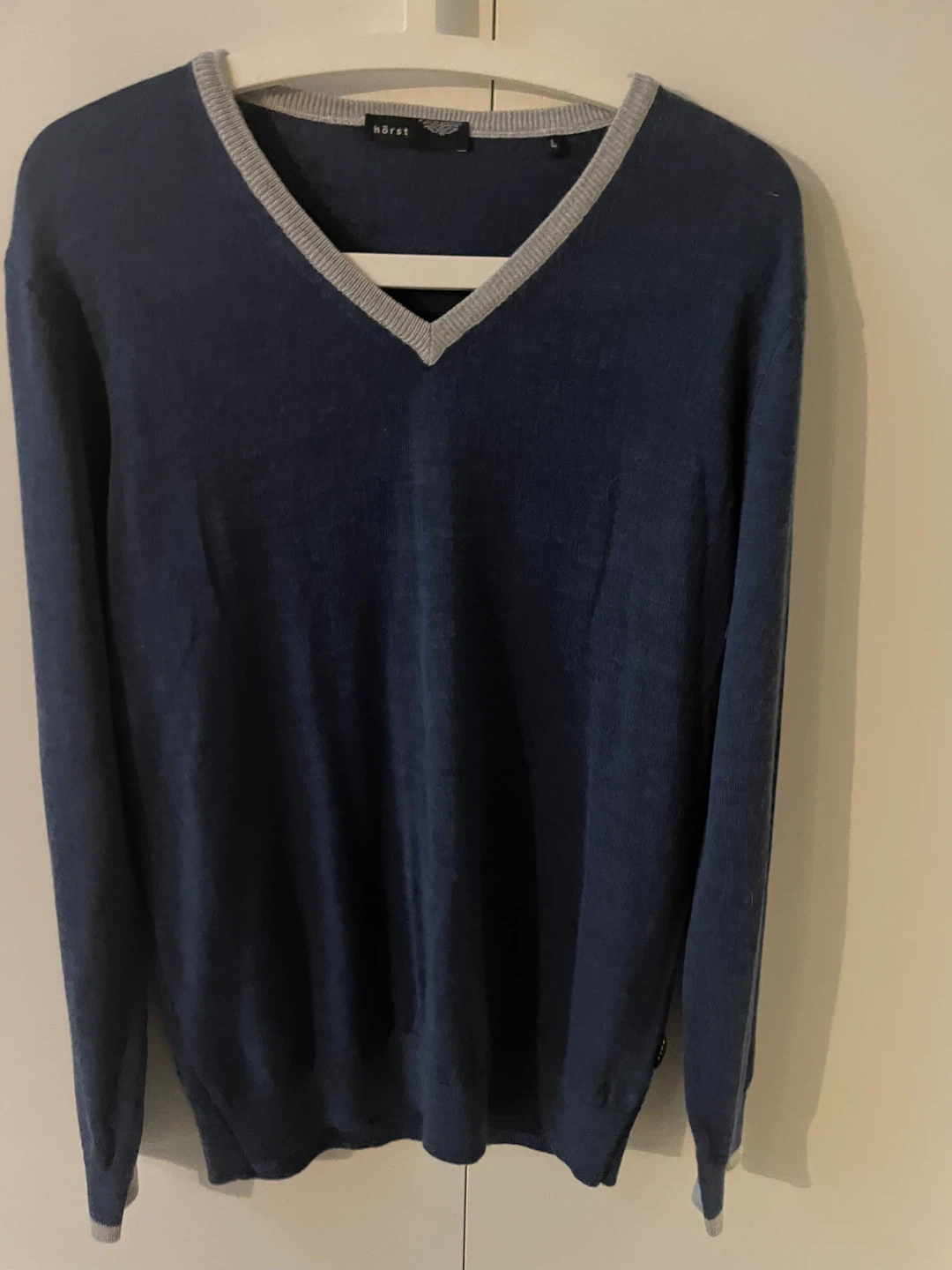 Hörst Men's Blue V-Neck Sweater - Size L - photo 2