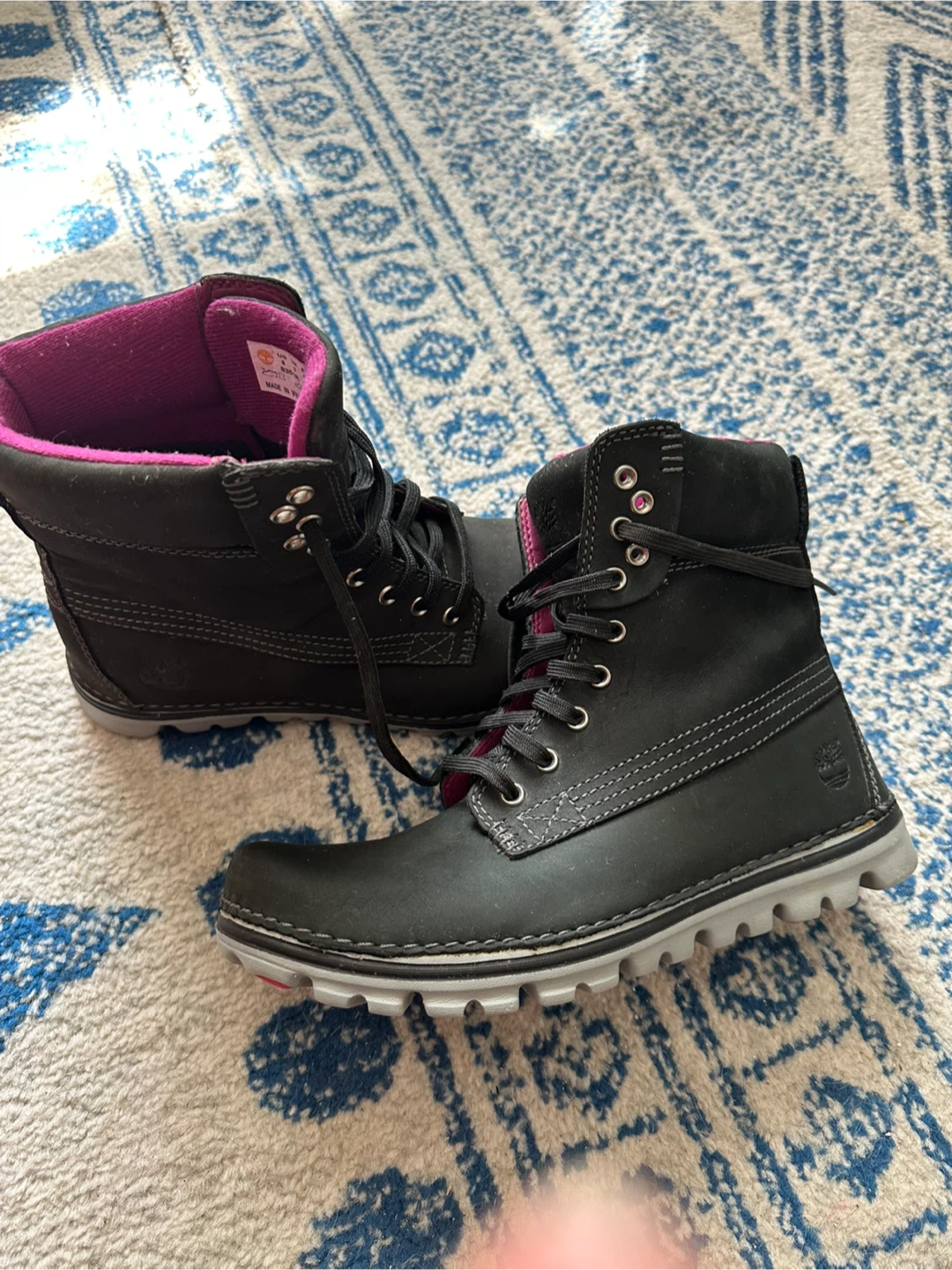 Timberland Women's Black Lace-Up Boots Size 8 - photo 3