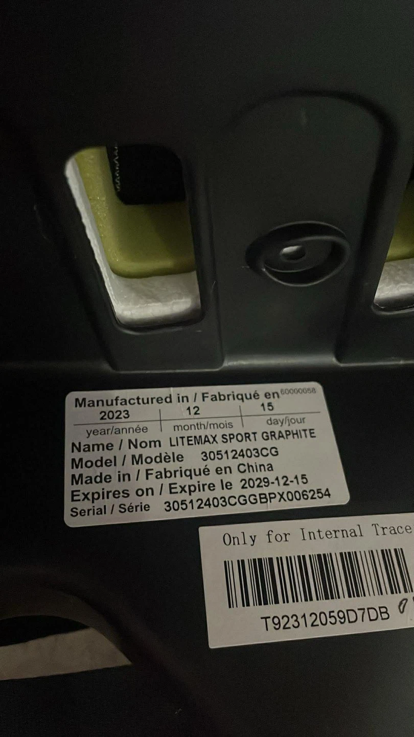 Evenflo Litemax Sport Graphite Infant Car Seat with Base - photo 3