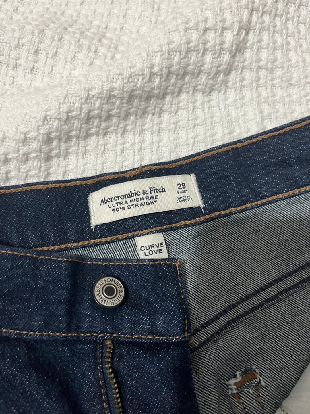 Abercrombie Ultra High Rise 90's Straight Jeans - Size 29 Short - photo 4