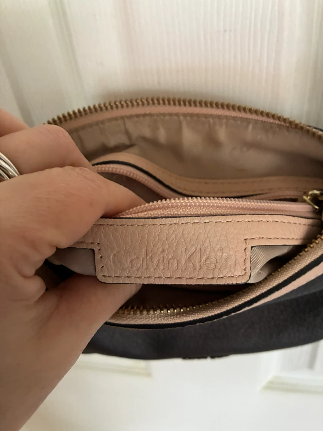 Calvin Klein Black and pink  Leather Crossbody Bag - photo 2