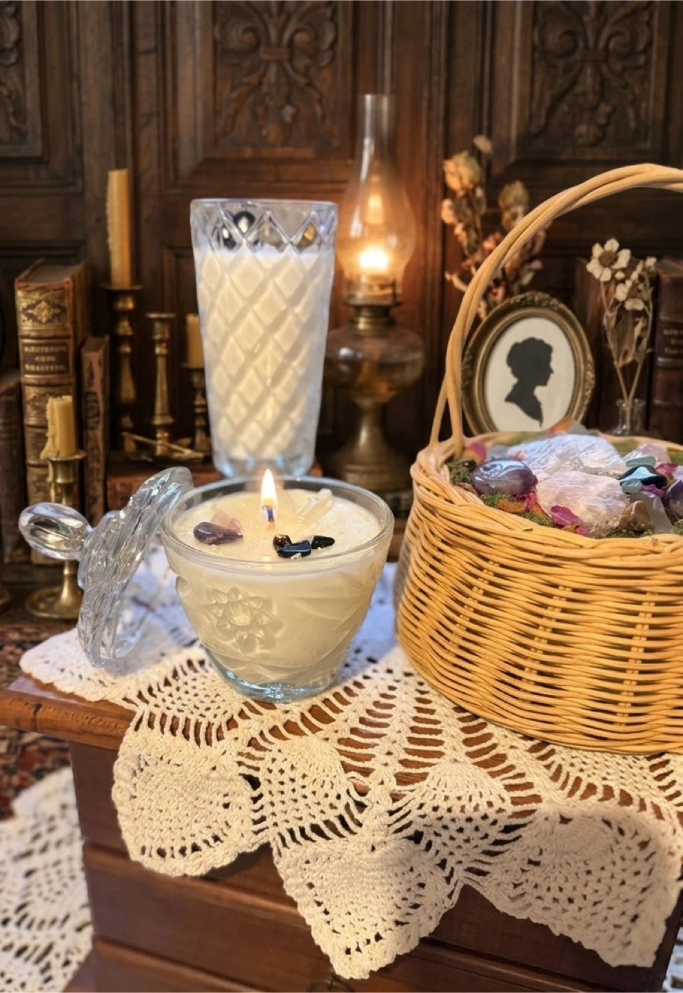 Candle with Amethyst, Quartz, and Green Aventurine Crystals - photo 4