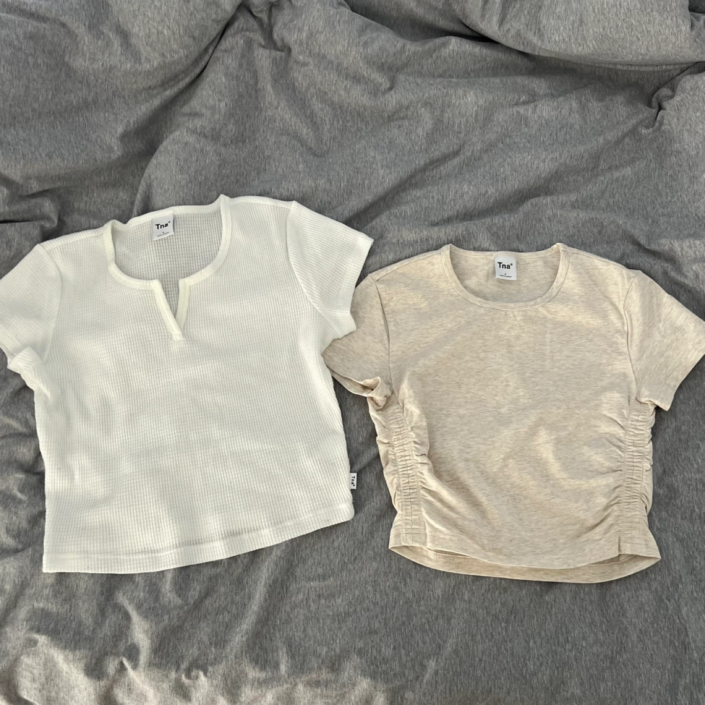 (Retail $68)New Aritzia Tna Women's T-shirts Tops