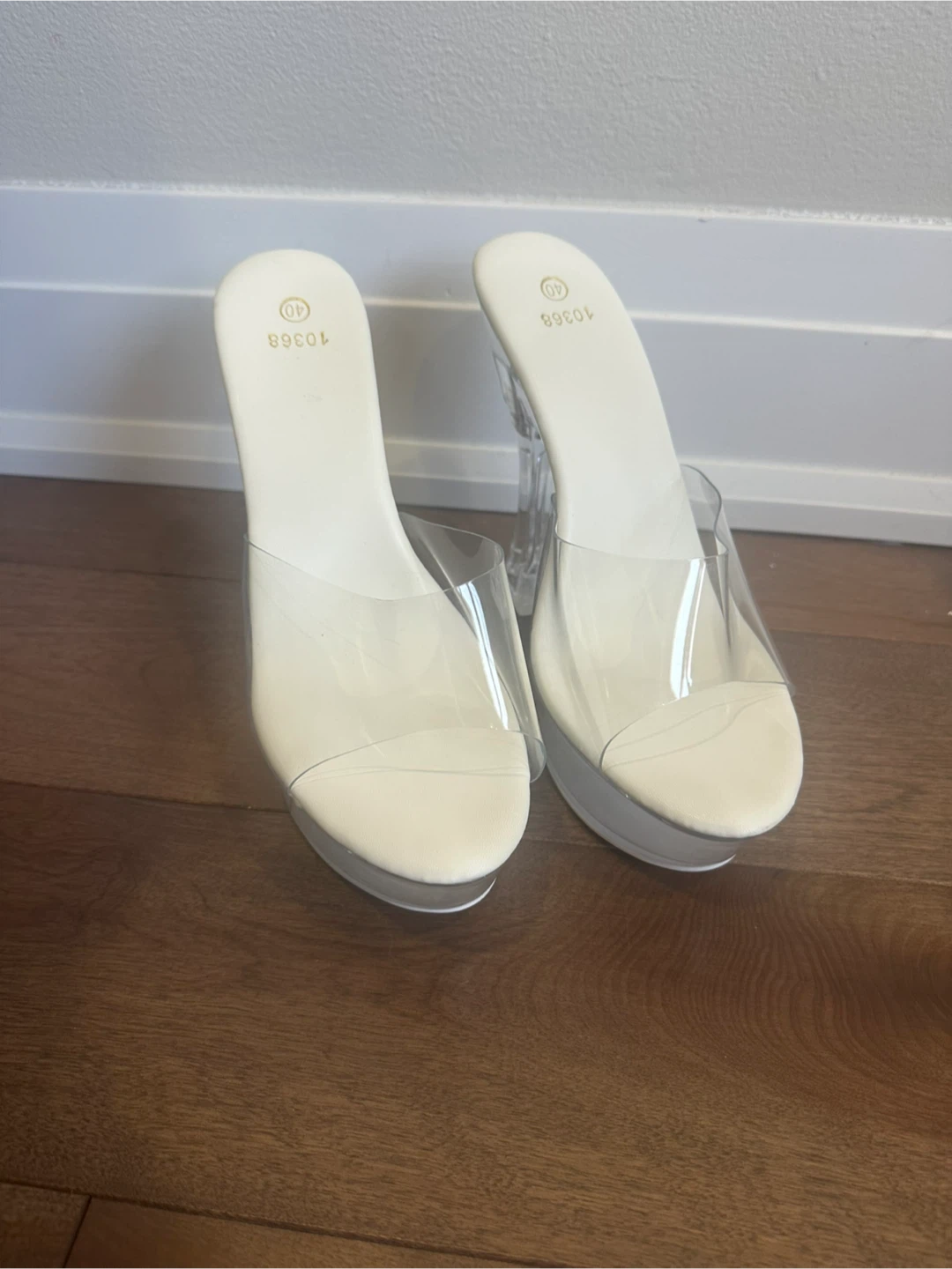 Women's Clear Platform Heels Size 40 - photo 3