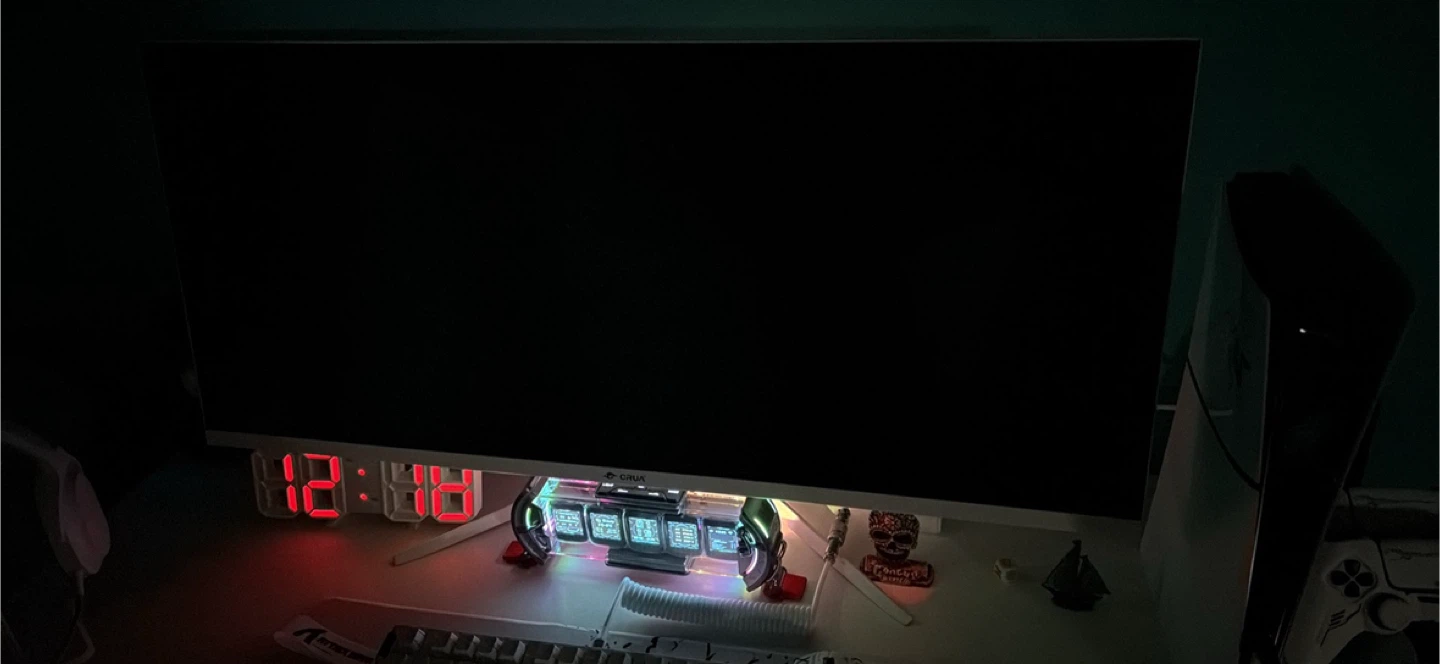 CRUA gaming monitor