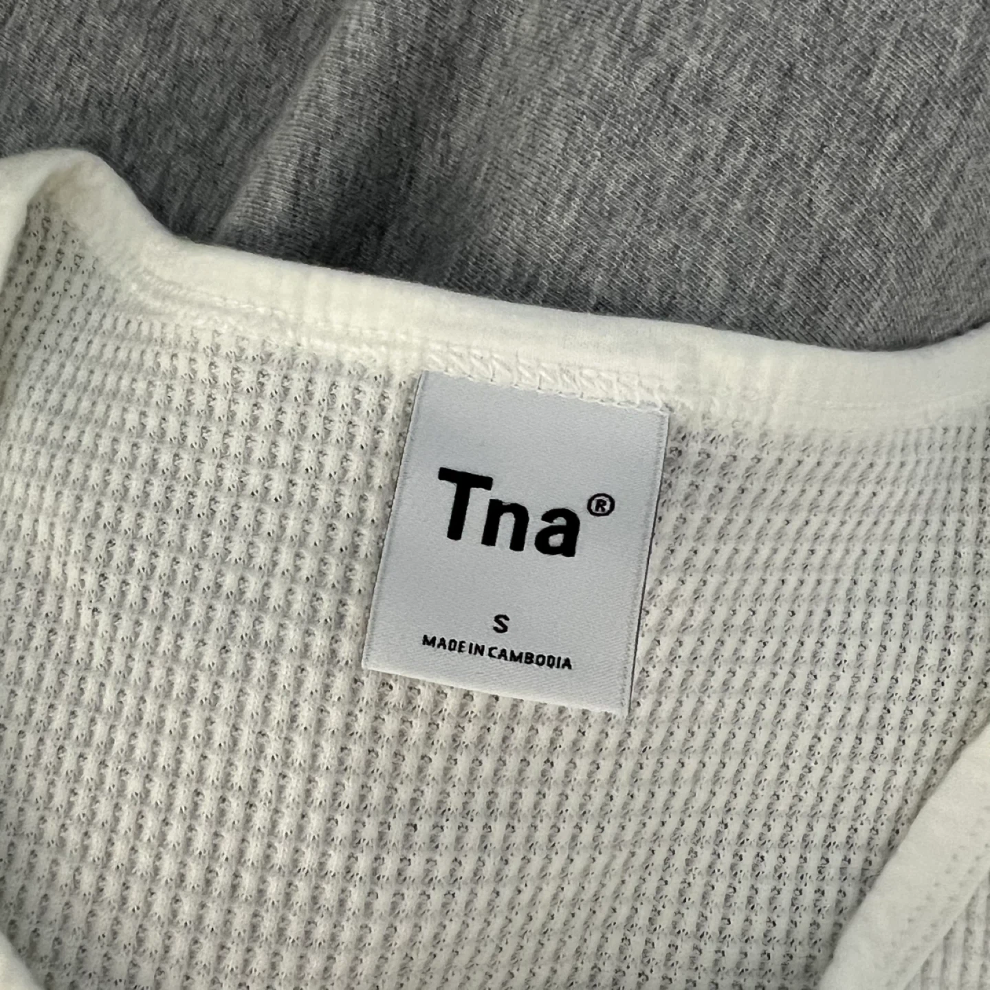 New Aritzia Tna Waffle Knit Henley Top - photo 2