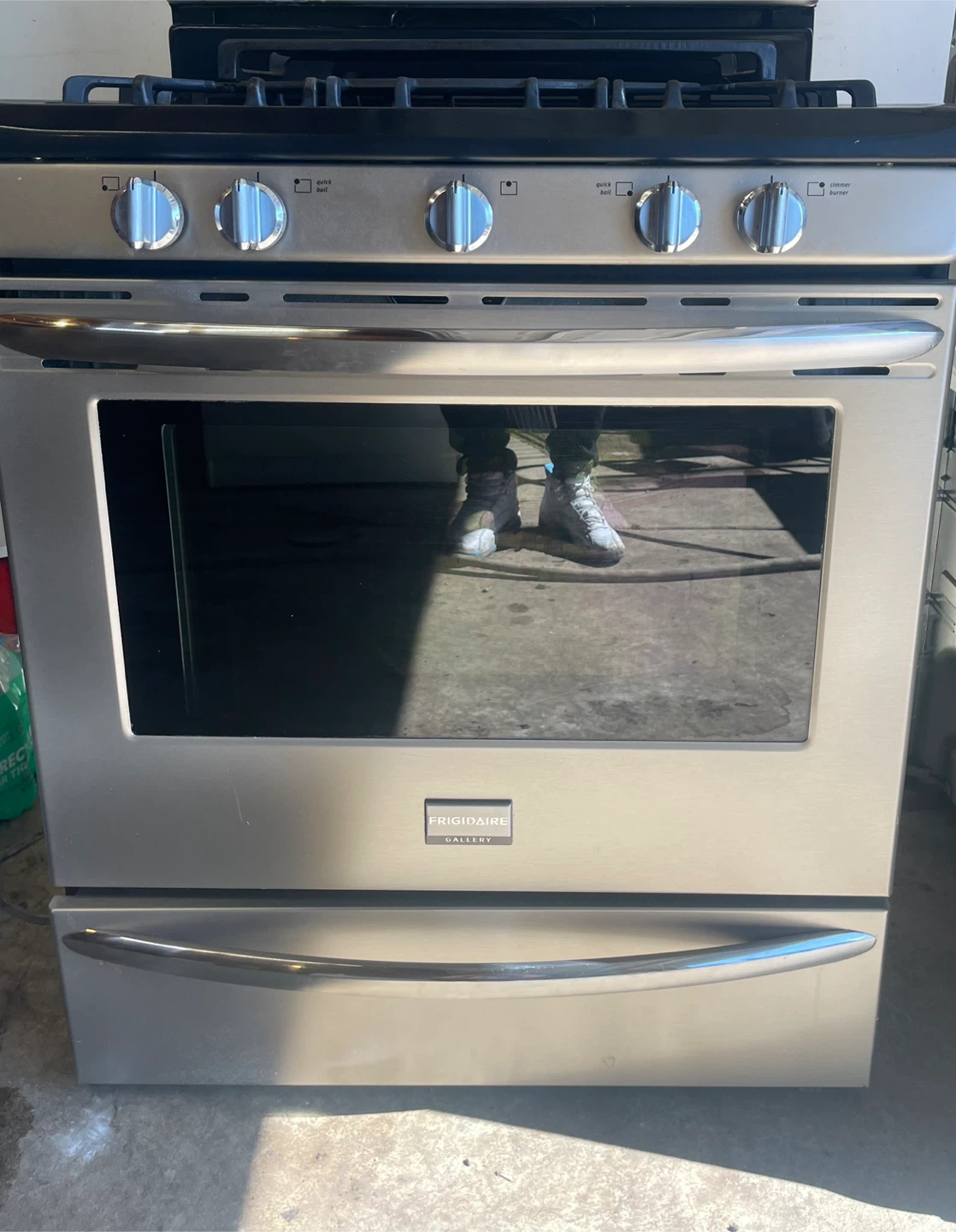 Frigidaire Gallery Stainless Steel Gas Range with Griddle - photo 4
