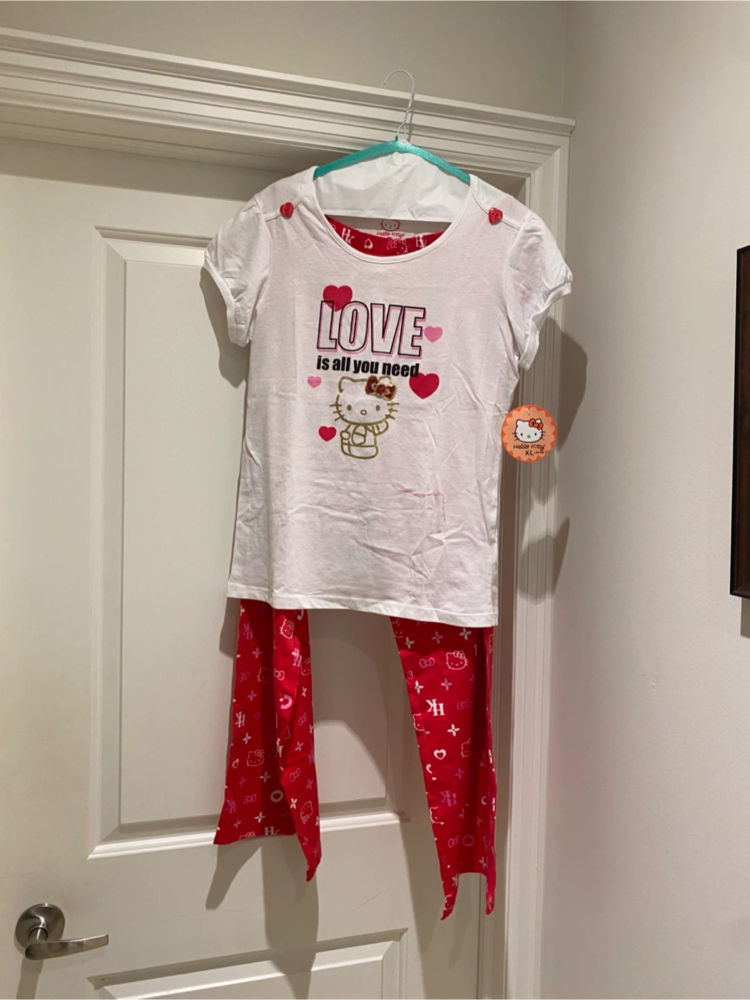 New! Hello Kitty Pajama Set - XL - photo 3