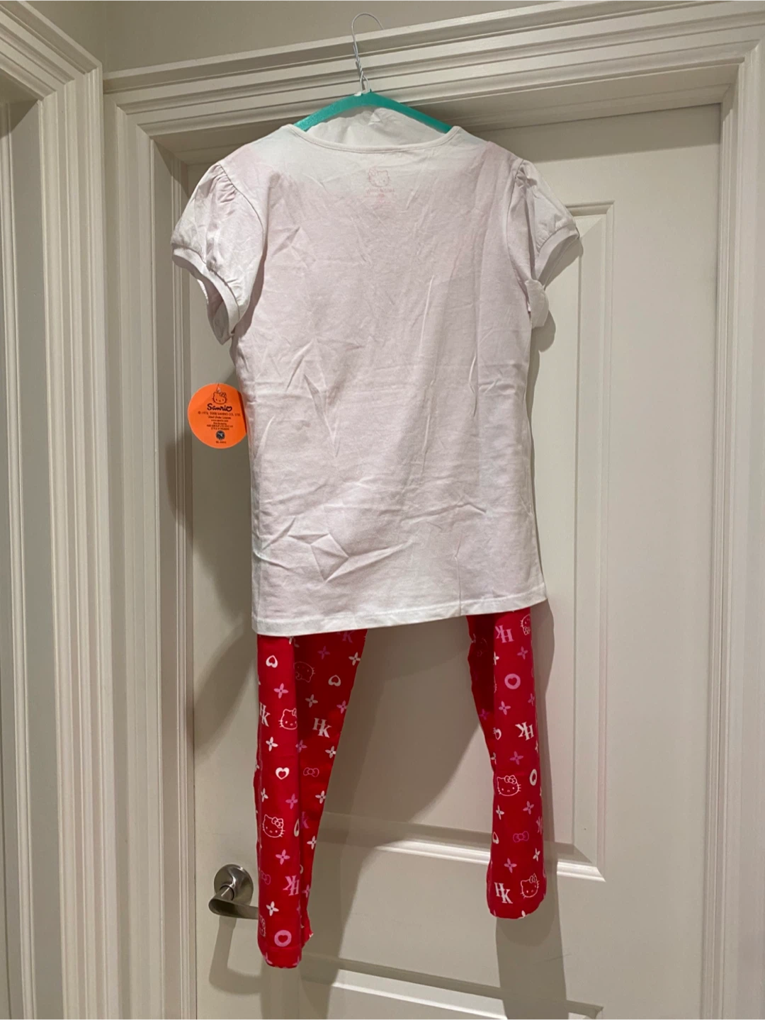 New! Hello Kitty Pajama Set - XL - photo 4