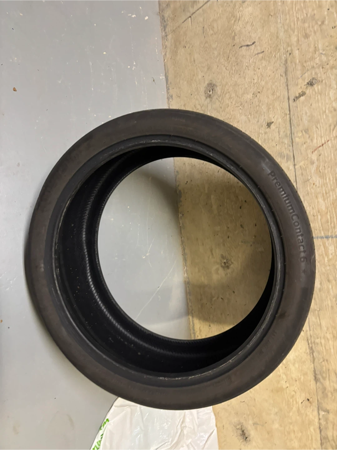 Continental PremiumContact 6 Tire 275/35 R20 - photo 2