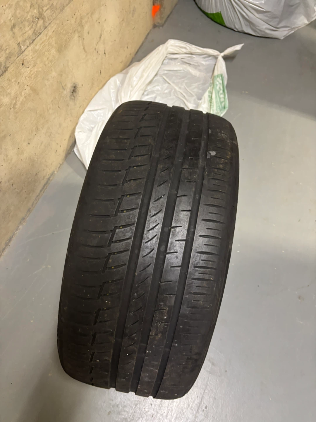 Continental PremiumContact 6 Tire 275/35 R20 - photo 3