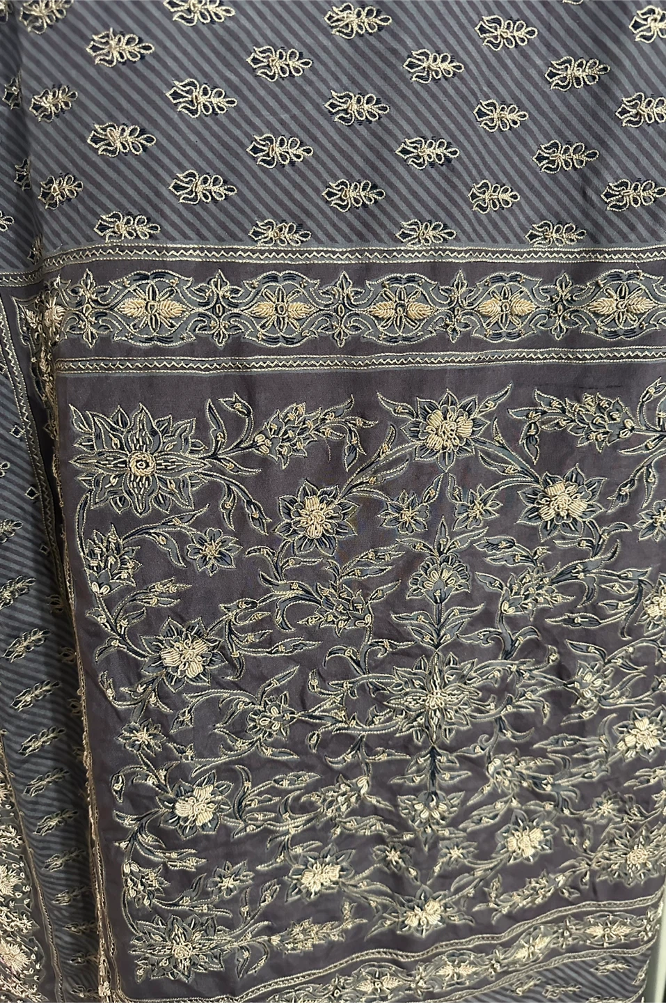 Elegant Floral Pattern Fabric