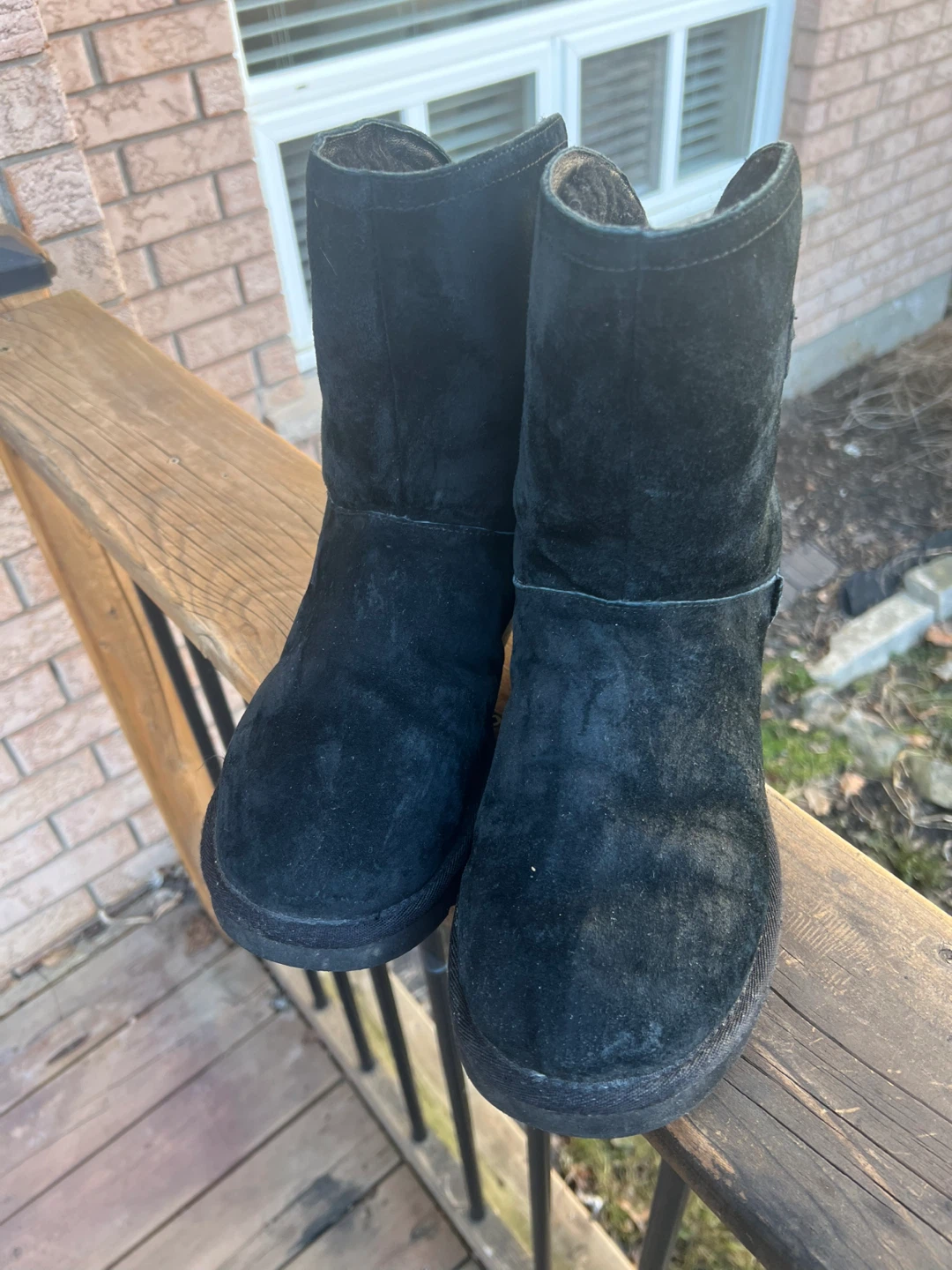 Size 9 authentic UGG boots - photo 2