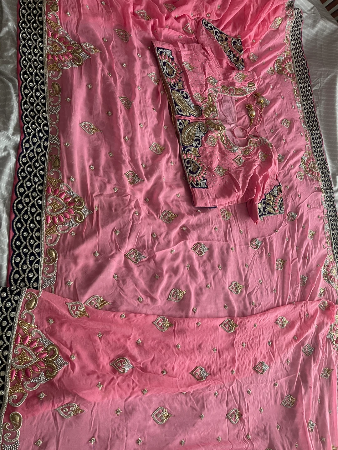Pink Embroidered Saree Blouse and Saree Set - photo 4