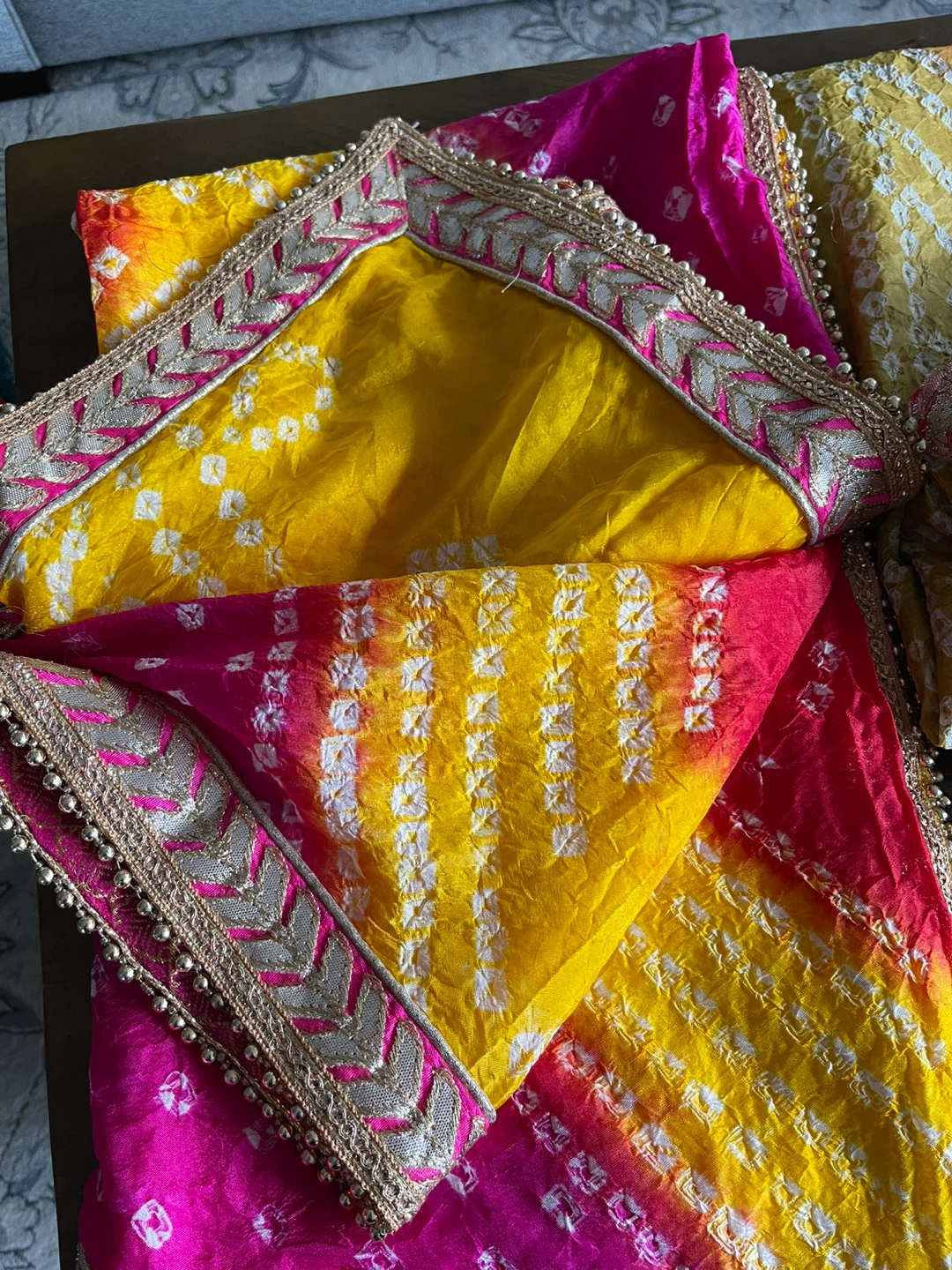 Two Tie-Dye scarves in silk. - photo 4