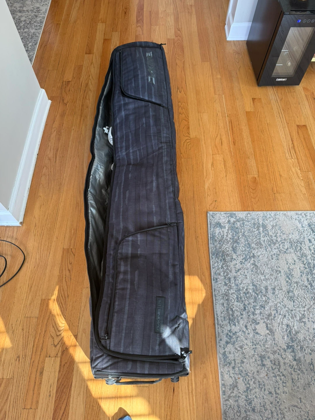 Forum 158 snowboard, Dakine travel case, tuning kit - photo 4