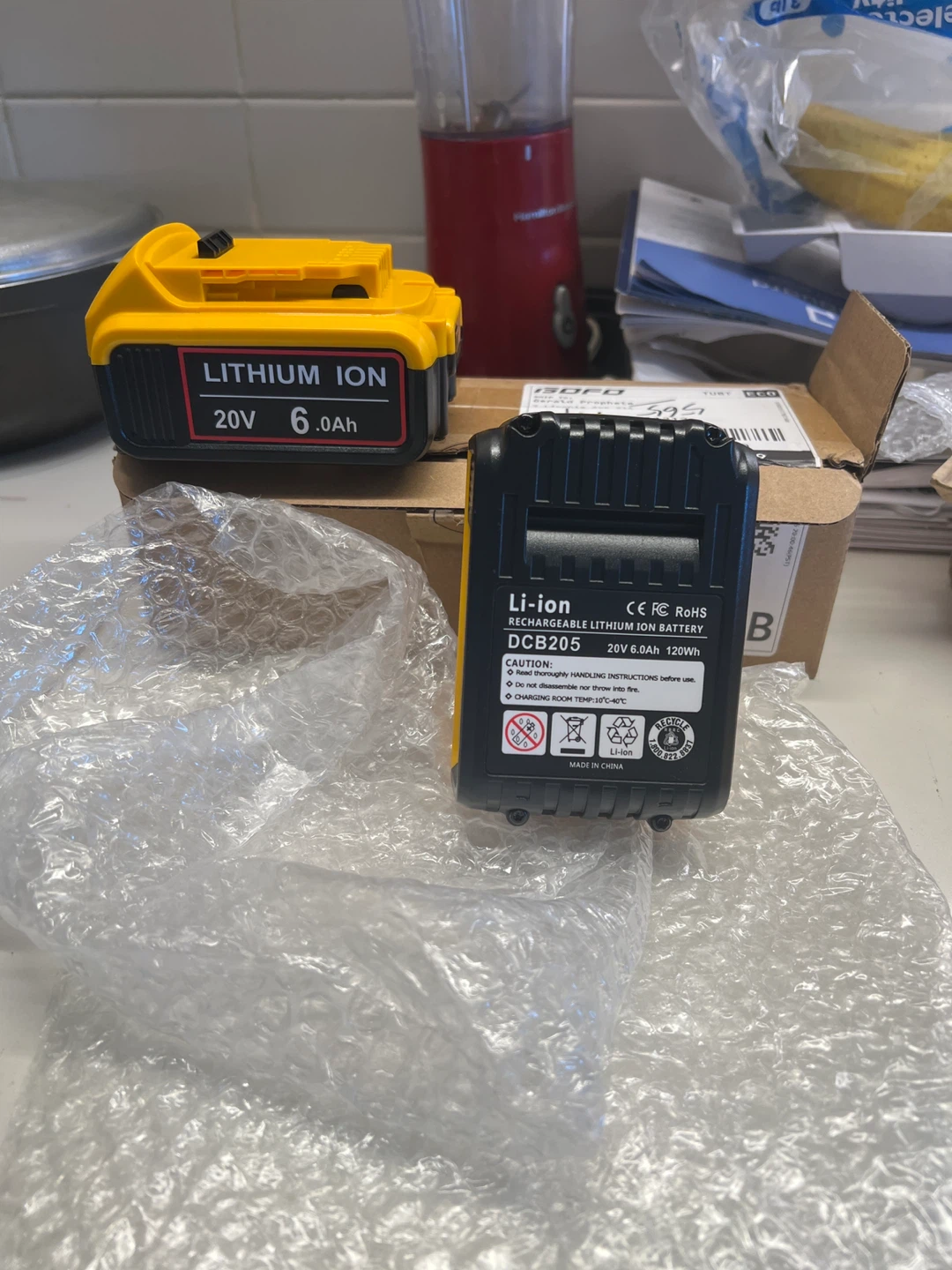 Lot of 5 Lithium Ion Power Tool Batteries - photo 3