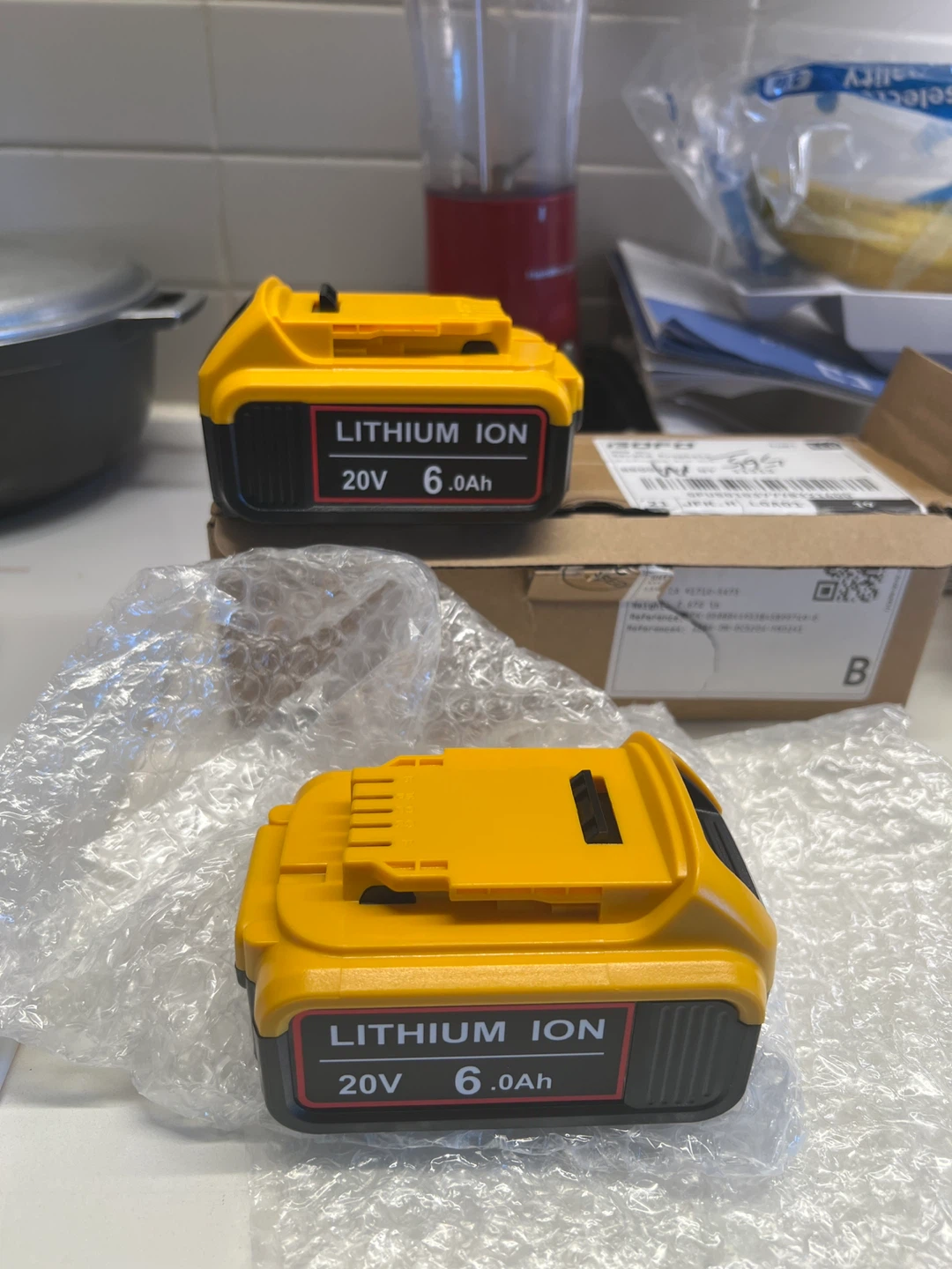 Lot of 5 Lithium Ion Power Tool Batteries - photo 2