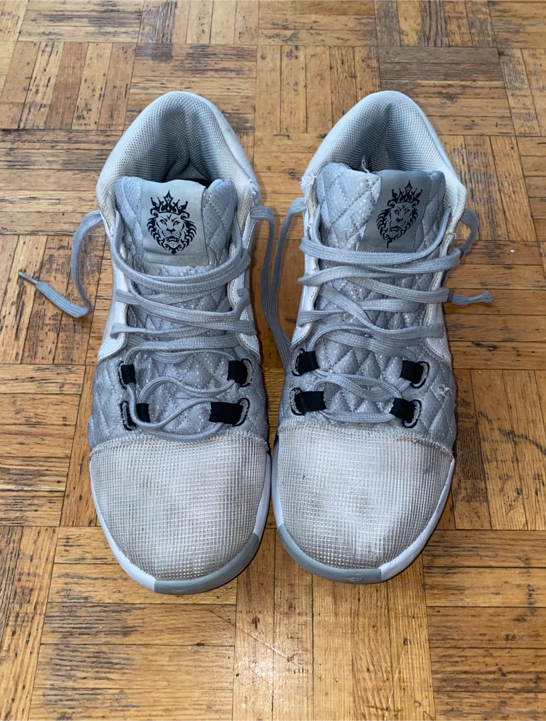 Nike LeBron Witness 8 size US 13