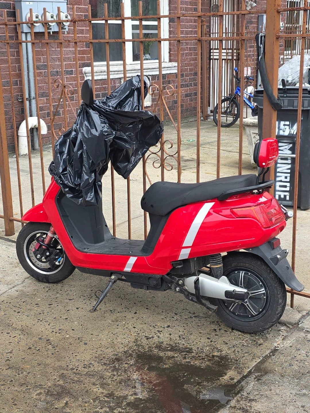 Electric scooter