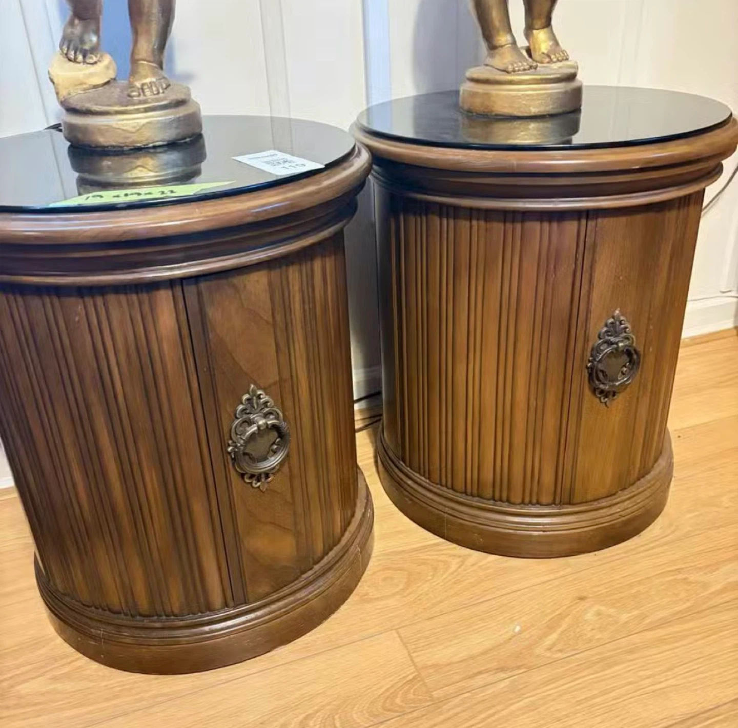 Set of 2 Wood Barrel Side Tables with Glass Top - photo 2