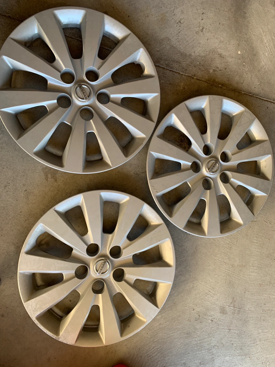 Nissan 15” Hubcaps - Set of 3