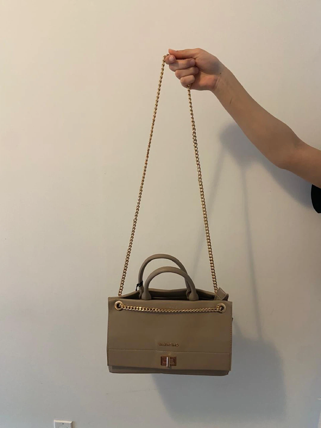 Mario Valentino Tan Leather Chain Shoulder Bag - photo 4
