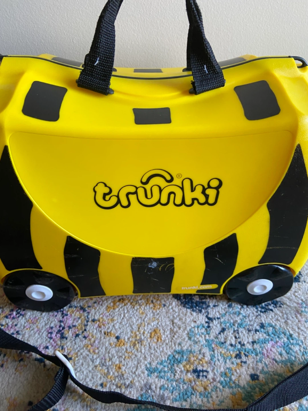 Trunki Yellow Bee Ride-On Suitcase - photo 2