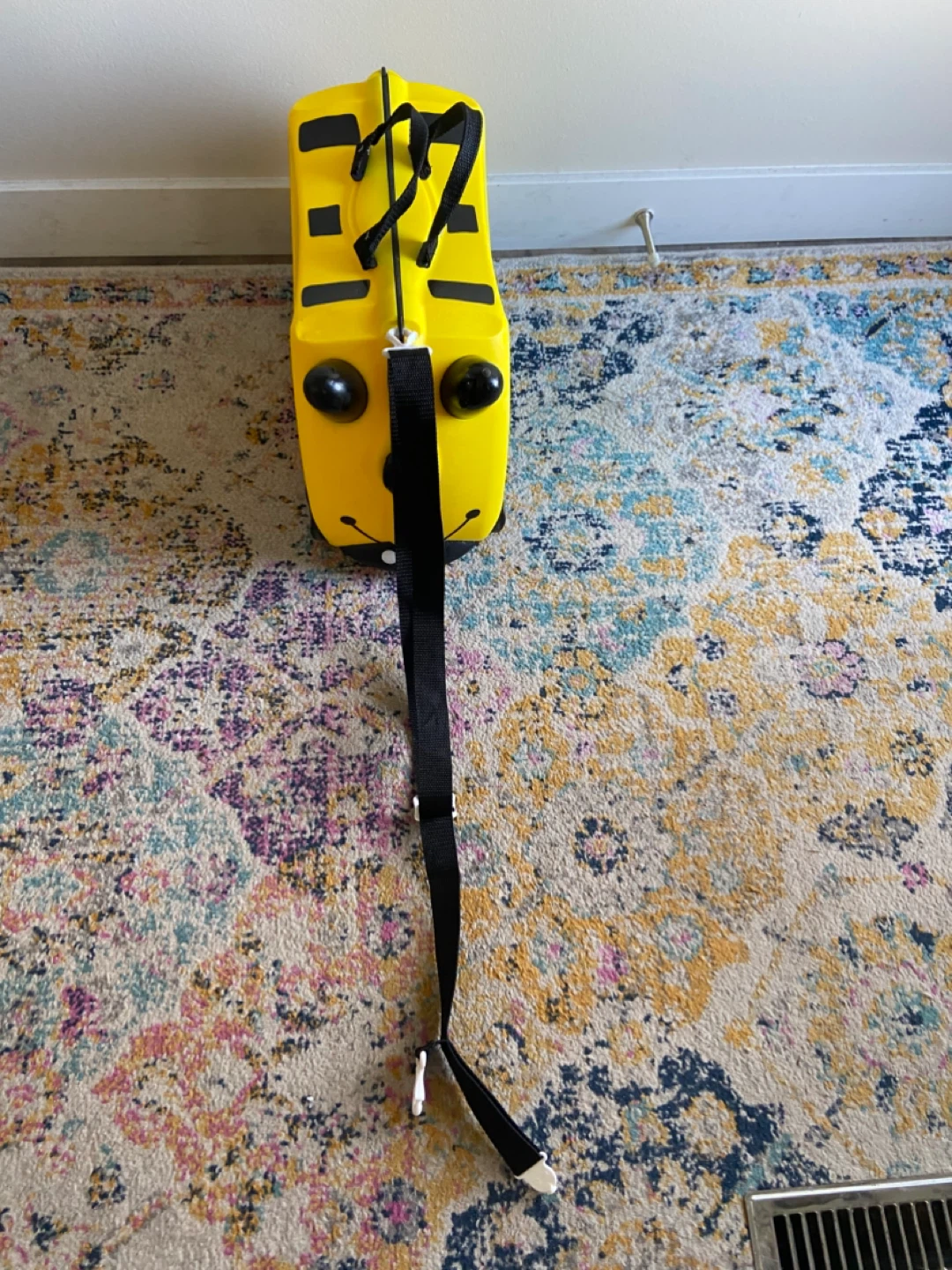 Trunki Yellow Bee Ride-On Suitcase - photo 3