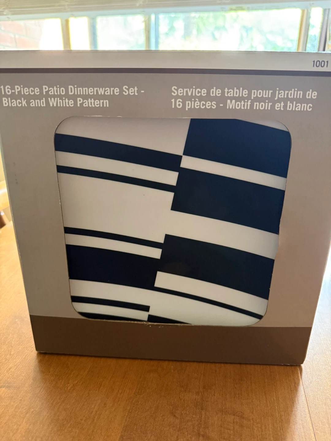 16-Piece Patio Dinnerware Set - Black and White Pattern - photo 3