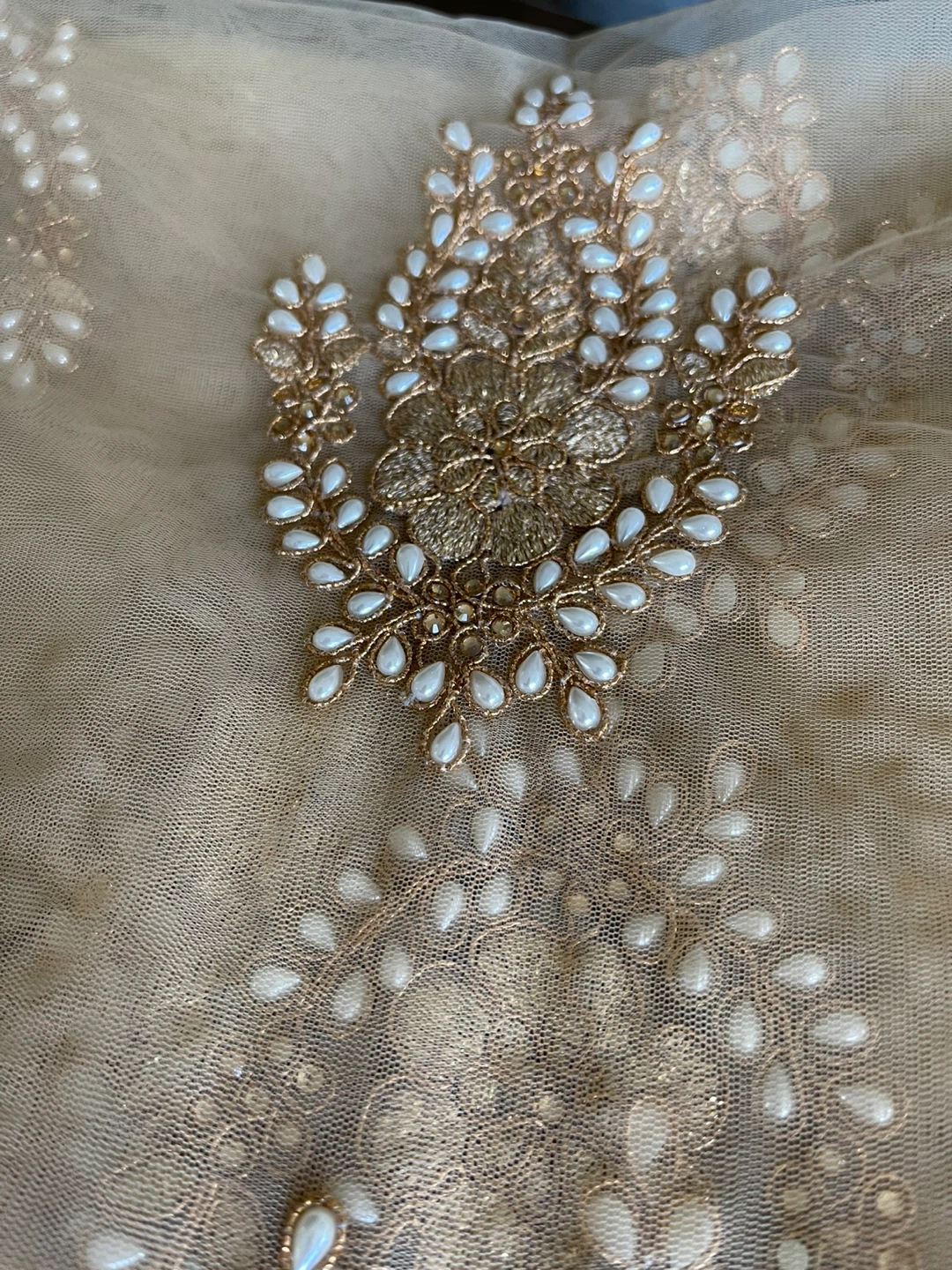 Hand crafted with gold Thread and pearl. - photo 4