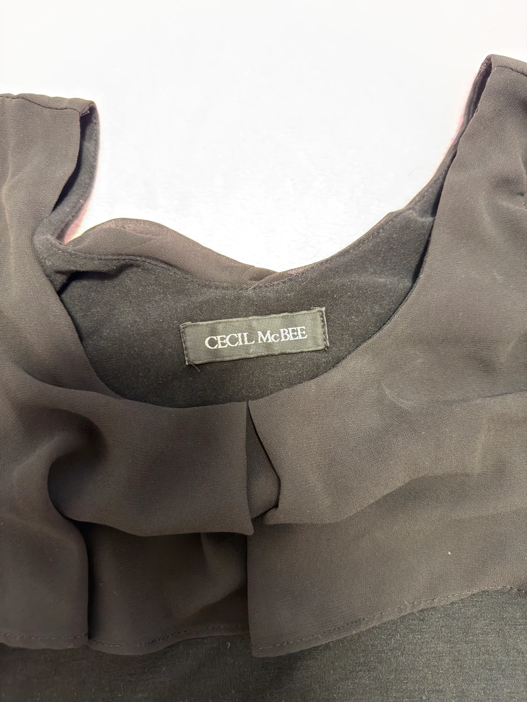 CECIL McBEE Cold Shoulder Black Chiffon Overlay Top - photo 4
