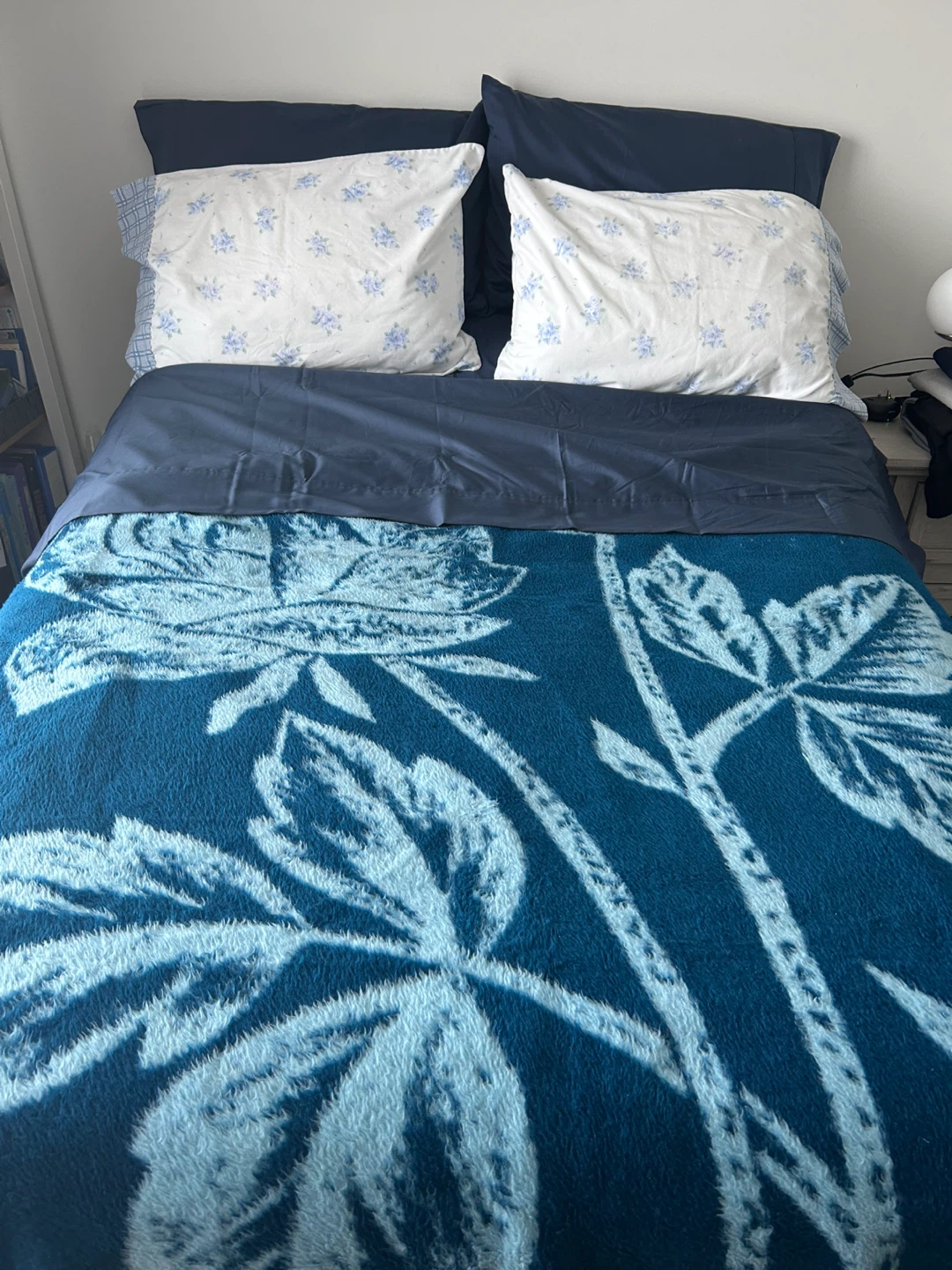 Reversible Blue Floral Blanket - photo 5