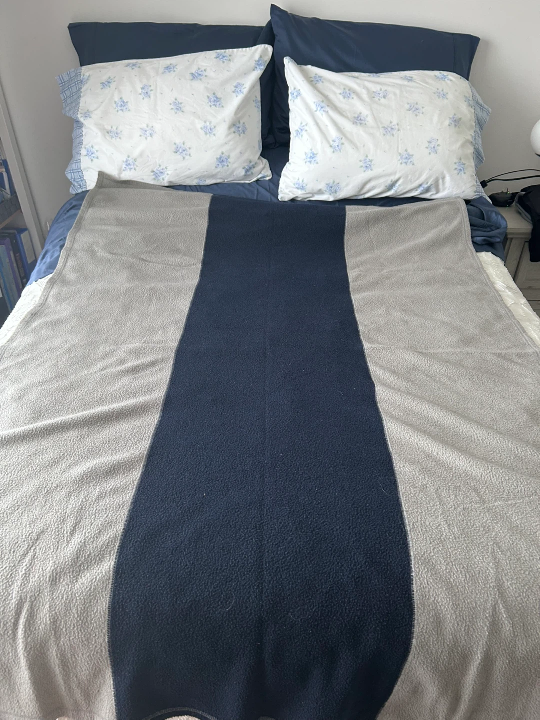 Fleece Blanket - Grey and Navy - photo 3