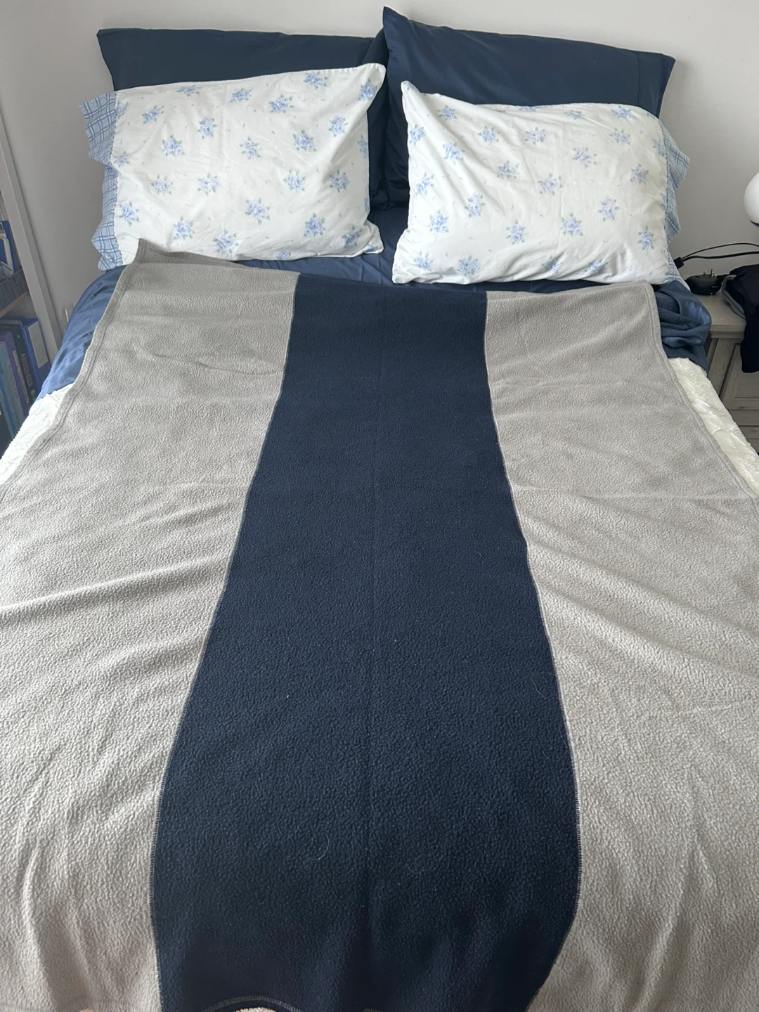 Fleece Blanket - Grey and Navy - photo 2