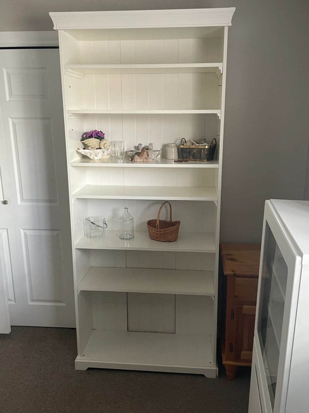 White Bookcase with 7 Shelves