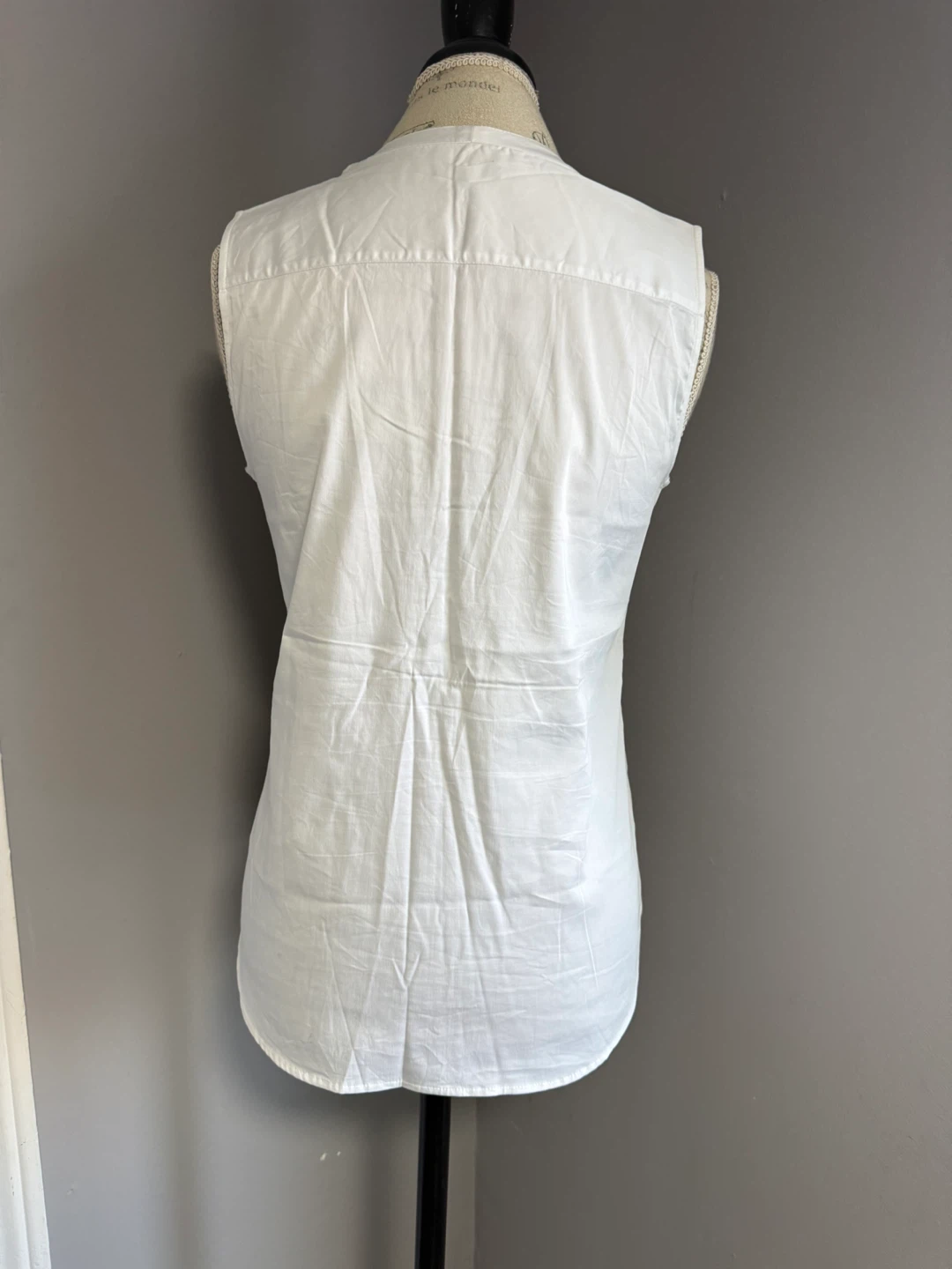 Ann Taylor Petite White Sleeveless Embroidered Top - SP - photo 2