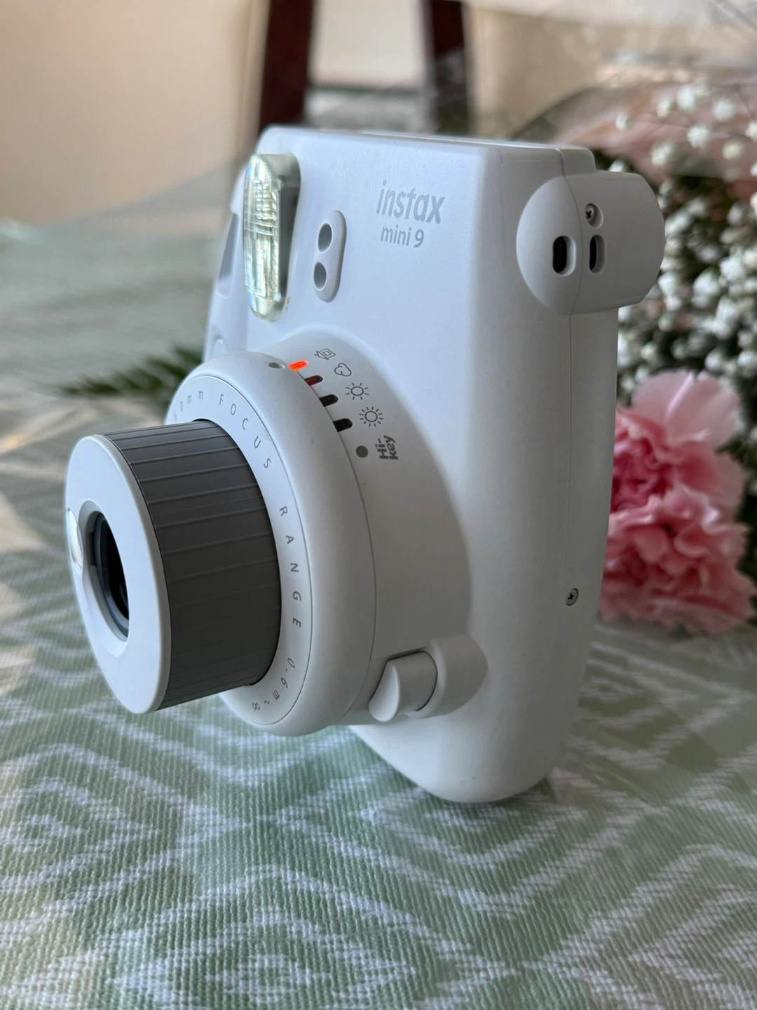 Fujifilm Instax Mini 9 Instant Camera - White - photo 3