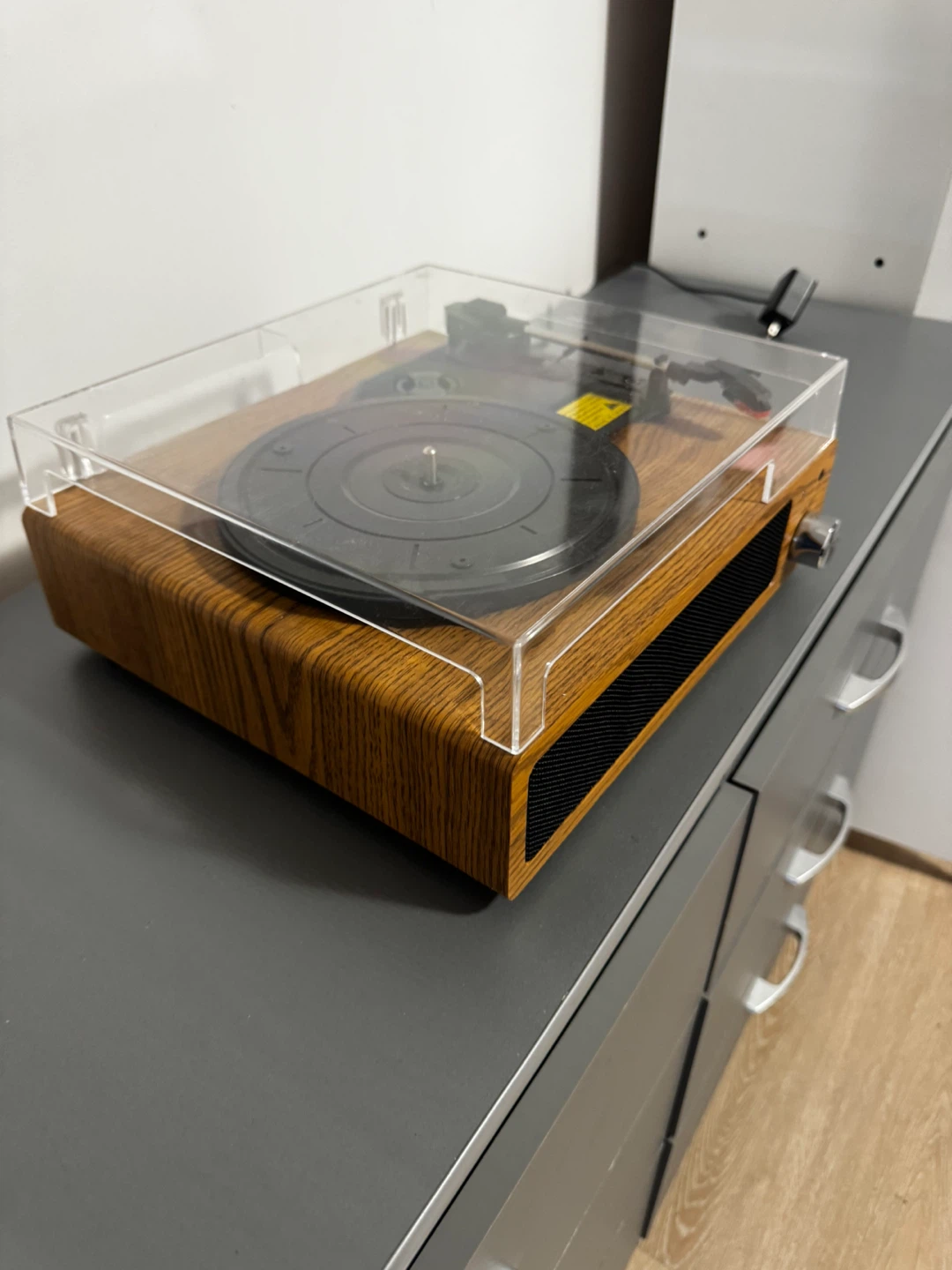 Vintage Record Player - photo 2