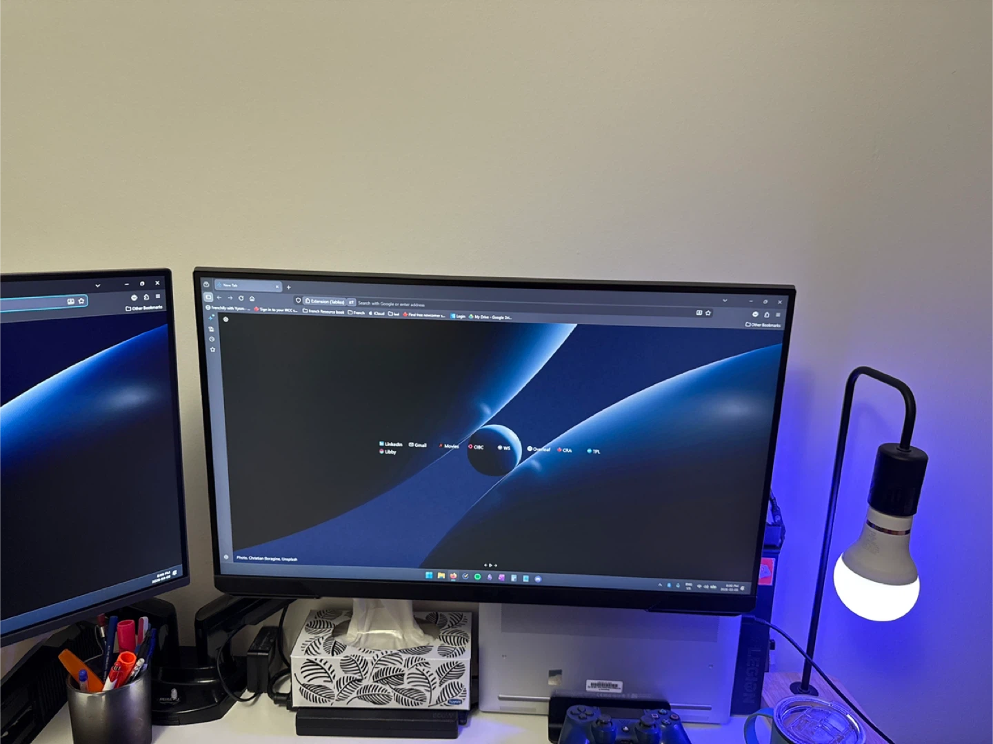 2 Monitors LG AND SAMSUNG ODYSSEY w/ monitor arm - photo 3