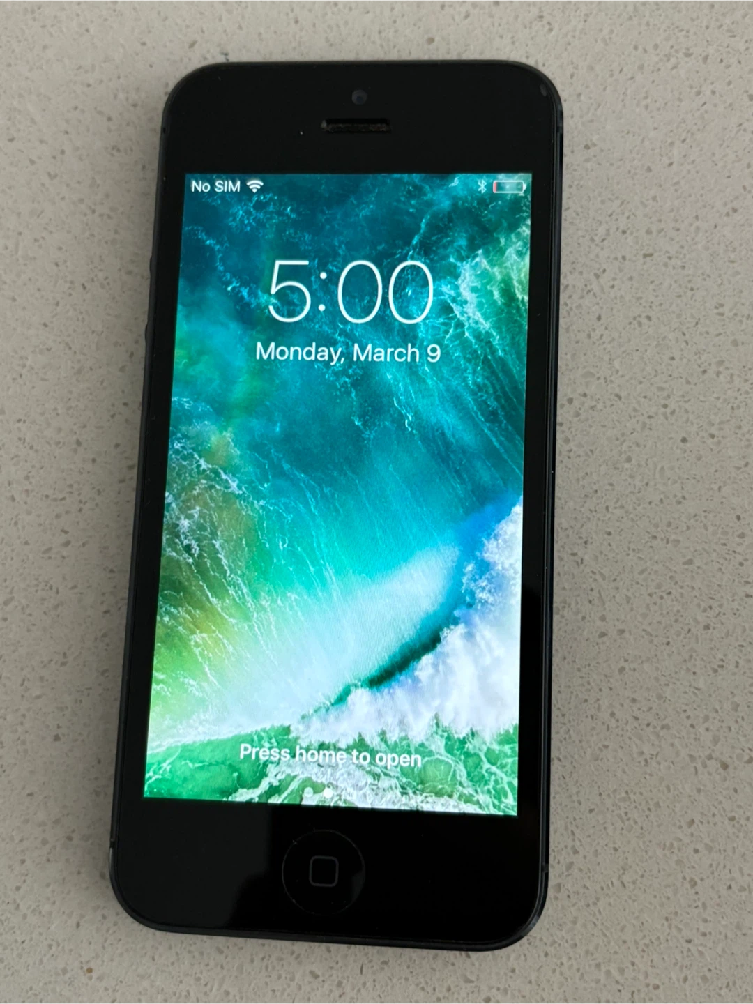 Apple iPhone 5 Smartphone - Great Conditon! 16GB Unlocked