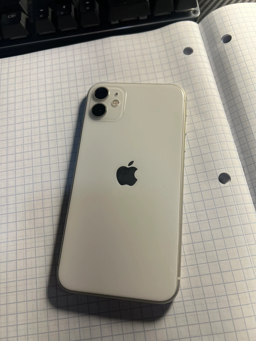 iPhone 11 (64GB) White - photo 4