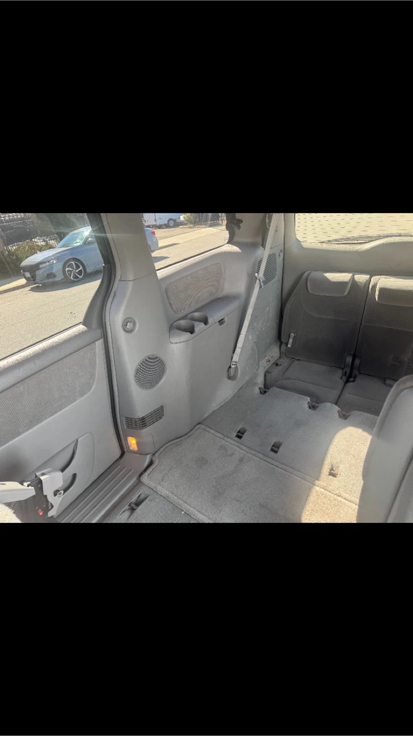 2004 Red Toyota Sienna Minivan - photo 3